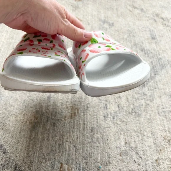 OOFOS OOahh Limited Edition Cherry Blossom White Floral Sandals M9/W11 Recovery - Picture 2 of 6